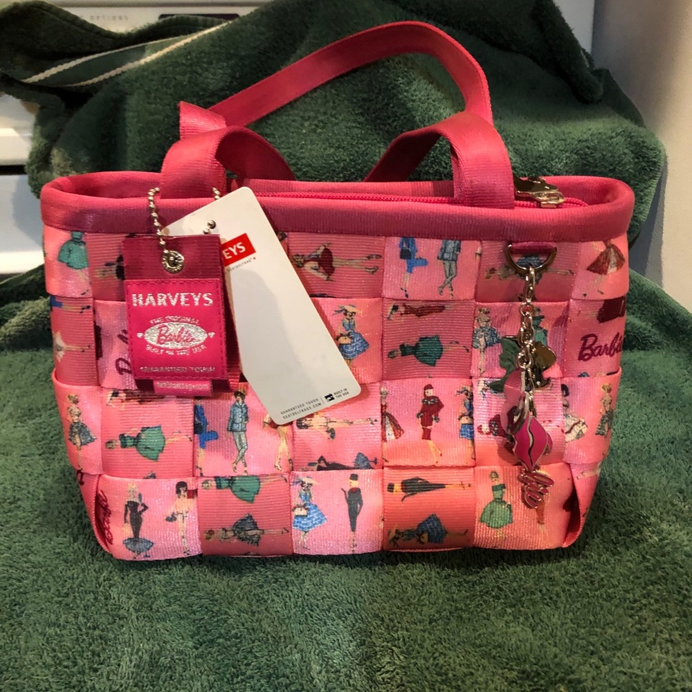 COPY - Harveys seatbelt bag Barbie